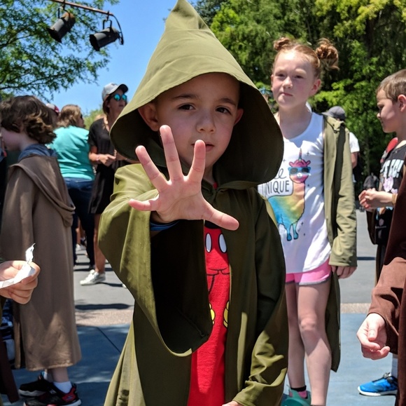 Meet your Posher, Cesar - Picture 1 of 1